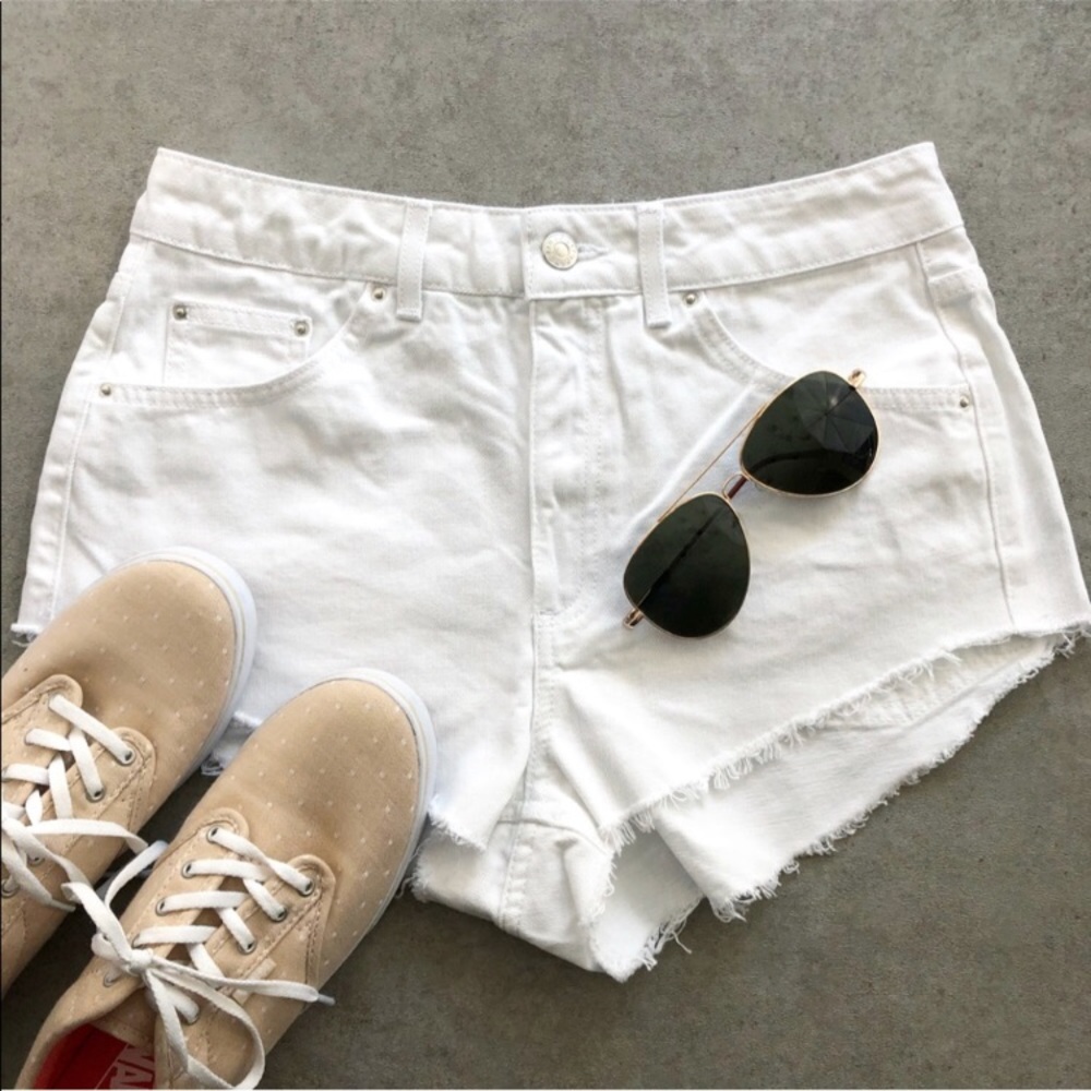 NWT TopShop Kiri White High Waisted Cut Off Shorts
